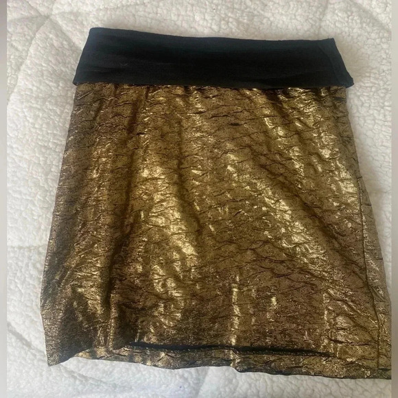 BCBG Skirt - Picture 1 of 3